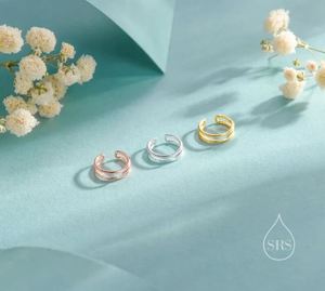 Pendiente tipo ear cuff con acabado de lámina arrugada en plata de ley, disponible en plata o oro, sin perforación, con efecto fundido y martillado. - Product Image 4