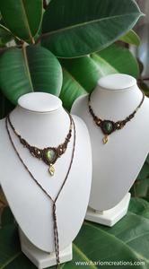 Collar de Macramé Hecho a Mano con Colgante de Labradorita Boho, Cordón Marrón, Cuentas Doradas y Dije de Hoja, Joyería Ajustable de Cristal Curativo al por Mayor - Product Image 3