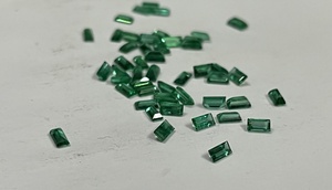 Lote de Esmeraldas Naturales de Zambia de Alta Calidad, Corte Baguette de 2x4 mm, Color Verde Intenso, Perfecto para Joyería, por Sadiya Intern - Product Image 5