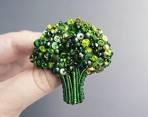 Broche brodée perlée haut de gamme, accessoire décoratif fait main pour robes, blazers et châles - Product Image 4