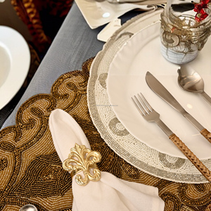 Vente chaude De Luxe Rond De Serviette En Métal Doré Cercle Perle De Fer Papillon Forme Printemps Parties Mariages-Quantité En Vrac En Gros - Product Image 4