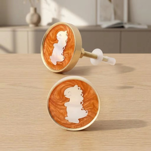 Bouton de meuble en laiton motif dinosaure bébé, en résine orange, moderne, écologique, réglable, multifonctionnel pour tiroir de cuisine, commode et armoire - Product Image 3