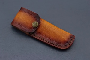 Couteau pliant artisanal en acier Damas de qualité industrielle avec manche en acier Damas et étui en cuir pour le camping en plein air - Product Image 6