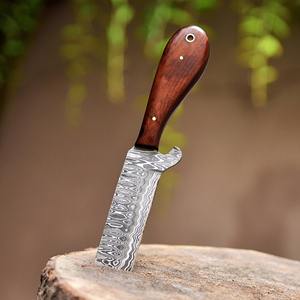 Cuchillo de Caza y Camping de Acero de Damasco Hecho a Mano, de Grado Industrial, con Mango de Madera y Hoja Recta de 8 Pulgadas - Product Image 4