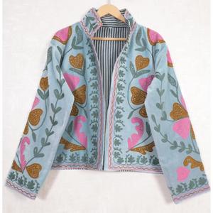 Chaqueta Étnica de Diseño para Mujer, Estilo Boho Indio, de Terciopelo Suzani Bordado, Acolchada para Invierno, Transpirable, Tejida a Mano, con Cuello Alto y Estampado Floral - Product Image 4