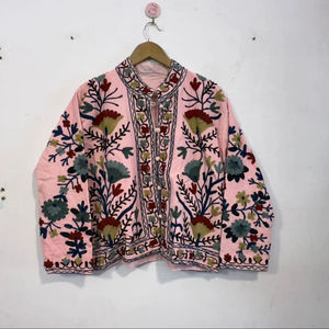 Chaqueta de terciopelo con bordado floral Suzani, estilo kimono, tipo bomber, elegante, para invierno, regalo para ella. - Product Image 1