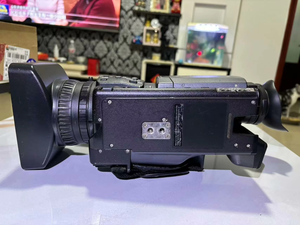 Videocámara Portátil Panasonic AG-HMC153MC con Zoom 13X y Puerto HDMI para Conferencias a un Precio Excelente - Product Image 3