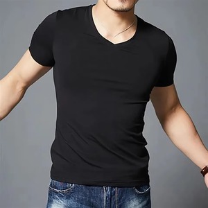เสื้อยืดคอกวีแขนสั้นผู้ชาย สีดำล้วน ทรงเข้ารูป สวมใส่สบาย ผ้าฝ้ายเจอร์ซีย์ถัก 100% ระบายอากาศได้ดี - Product Image 1