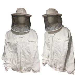 Veste d'apiculture durable avec capuche ventilée, joints de protection pour les poignets, matériau léger, mouvement facile et logo personnalisé - Product Image 1
