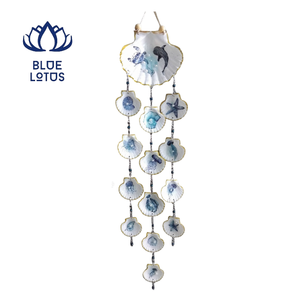 Campana de Viento Redonda de Conchas Marinas Naturales VERDE, Arte Folclórico, Adorno Colgante Hecho a Mano, Decoración Costera para el Hogar, LOTO AZUL, Ecológico - Product Image 1