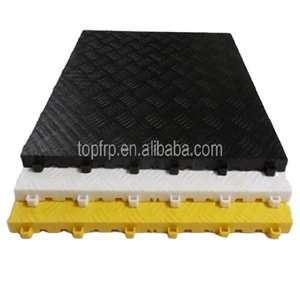 Dalles de sol de garage en vinyle PP antidérapantes à emboîtement avec grille en plastique amovible et plaque de recouvrement solide pour le lavage de voitures - Product Image 3