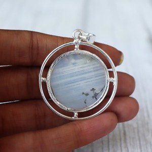 Pendentif rond en pierre de lune fait main, argent sterling 925, bijou en pierre précieuse naturelle, charme unique, cadeau pour femme - Product Image 4