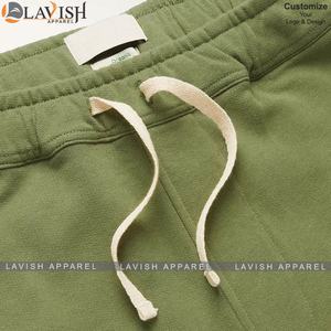 กางเกงแทร็คผ้าฟลีซลายทางพรีเมียมจาก Lavish Apparel สำหรับผู้ชาย ผลิตตามสั่ง สไตล์ลำลอง สตรีทแวร์ ระบายอากาศได้ดี เป็นมิตรกับสิ่งแวดล้อม น้ำหนักเบา - Product Image 3