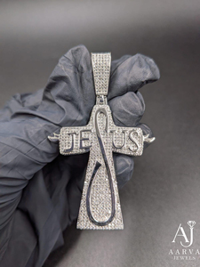 Pendentif Croix de Jésus Iced Out en Moissanite VVS, Breloque en Argent 925 Plaqué Rhodium, Bijou de Foi, Design Personnalisé - Product Image 4