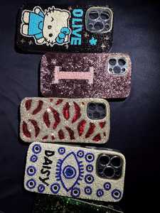 Lindo llavero con correa para teléfono de diseño personalizado, hecho a mano con cuentas de semillas, compatible con iPhone y Samsung, de cerámica esmaltada. - Product Image 4