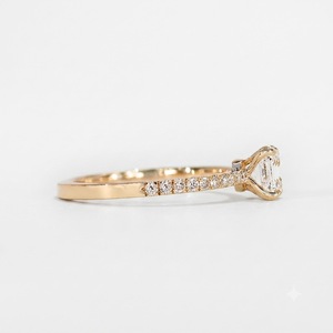 Bague de fiançailles solitaire en platine 950 couleur E 2,18 carats clarté VVS2 avec diamant de laboratoire taille Asscher et demi-alliance de mariage - Product Image 4
