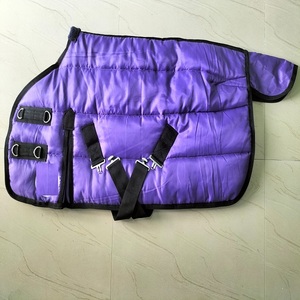Manta acolchada para caballo Kentucky Purple Horse Rug, tapete para exterior con correas de sujeción para uso en establos y pastos, fabricante India - Product Image 1