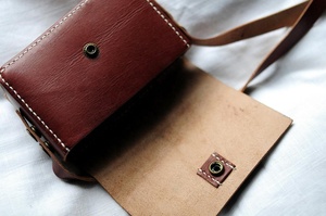 กระเป๋ากล้องขนาดเล็กคลาสสิกกระเป๋าหนังควายแฮนด์เมดกระเป๋ากล้องขนาดเล็กคลาสสิกสำหรับทำกิจกรรมกลางแจ้งกระเป๋าพกพา - Product Image 4