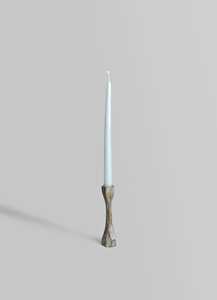 Candélabre en aluminium fait main Radiance avec motif floral, durable et écologique, pour usage religieux - Product Image 3