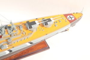 Modelo de Barco de Guerra Alemán BISMARCK, Hecho a Mano y Pintado en Madera, de Fabricante Vietnamita - Product Image 5