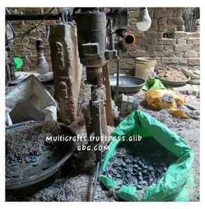 Boutons en corne noire naturelle de buffle, fabriqués en Inde, accessoires de vêtement écologiques, en forme de bouton brut - Product Image 2