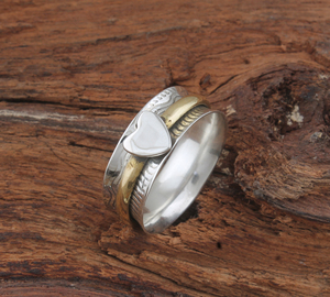 Bague Cœur de Luxe Élégante en Argent Sterling 925 Plaqué Or, Bijou Tendance de Haute Qualité avec Motif Cœur Romantique - Product Image 1