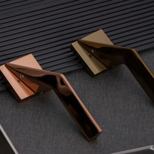 Poignées de meubles modernes en laiton et zinc Arrow 4 Sukhand pour armoires et tiroirs de luxe, exportées d'Inde. - Product Image 2