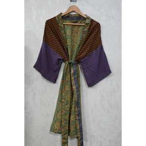 Kimono Largo de Seda Vintage con Parches, Talla Grande, Transpirable, para Otoño |   Bata de Estilo Bohemio |   Bata de Lujo Sostenible - Product Image 1