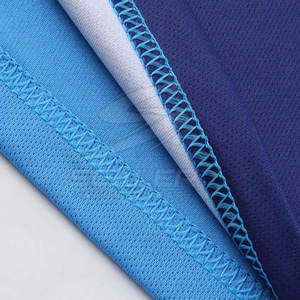 Camiseta y pantalones cortos de voleibol de alta calidad diseñados para proporcionar un estiramiento y una flexibilidad superiores para movimientos rápidos - Product Image 5