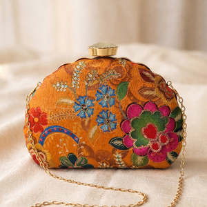Bolso de Mano de Diseño con Bordado Étnico Floral Naranja Premium para Mujer, Ideal para Bodas y Ocasiones Especiales - Product Image 1