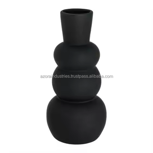 Jardinière en métal tendance pour la décoration de la maison Design métallique Vase à fleurs personnalisé Petit vase unique par Azora industries - Product Image 2