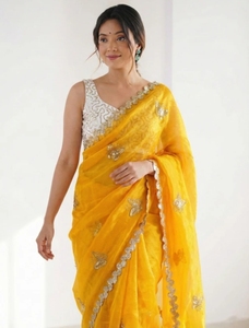 Sari de Mezcla de Seda Bordado y Adornado KV, Reversible, Sin Arrugas, Listo para Fiestas, Estilo Bollywood - Product Image 3