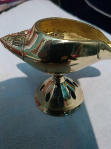 Lámpara de Aceite Akhand Diya de Latón Puro, Forma de Diamante, Resistente al Óxido, Ecológica, Hecha a Mano, para Diwali, Pascua, Pooja Religiosa, Deepak - Product Image 2