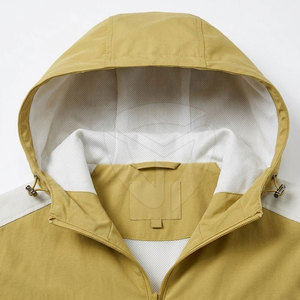 Veste coupe-vent confortable avec tissu lisse et look moderne pour un usage quotidien décontracté et un style streetwear. - Product Image 4