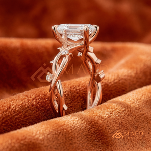 Anillo de Diamantes Radiantes Chapado en Oro Rosa de 18K – Solitario Botánico Inspirado en un Cuento de Hadas - Product Image 2
