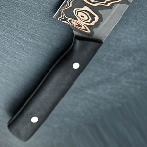 มีดเชฟทำมือคุณภาพพรีเมียมจากทองแดงดามัสกัส พร้อมด้ามไม้ตามหลักสรีรศาสตร์ สำหรับการทำอาหารระดับมืออาชีพและการเตรียมอาหาร - Product Image 6