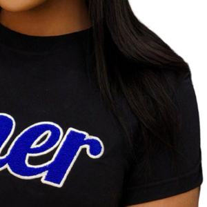 T-shirt décontracté en chenille noire pour femme, broderie script de la sororité grecque Zeta Phi Beta - Product Image 5