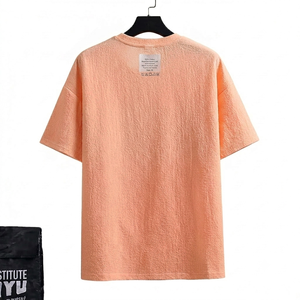 เสื้อยืดผู้ชายสีพีชแบบสั่งทำปี 2026 ผ้าสีเทา พิมพ์ลายทางที่อก ทรงหลวมไหล่ตก สไตล์ลำลอง แฟชั่นฤดูร้อน ทันสมัย - Product Image 2