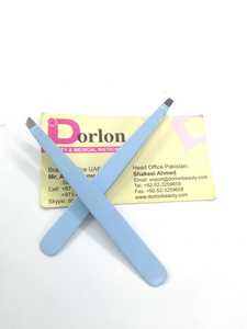 Pinces à sourcils personnalisées avec revêtement coloré, en acier inoxydable, à pointe inclinée, avec logo personnalisé, pour le modelage des sourcils. - Product Image 6