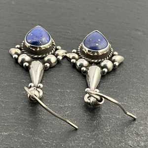 Boucles d'oreilles pendantes fantaisie vintage en argent sterling et lapis-lazuli, bijoux faits à la main avec pierres précieuses bleues, cadeau élégant pour femme - Product Image 6