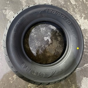 Neumático para Scooter sin Cámara KUMATIRE Vietnam K205, Tamaños 3.00-10 / 120/70-10 / 130/90-10, para Uso Urbano y de Reparto - Product Image 6