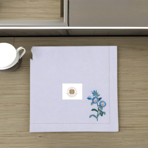 Servilleta de lino con bordado de margaritas azules, diseño floral fresco que realza la decoración moderna del comedor y el hogar. - Product Image 4