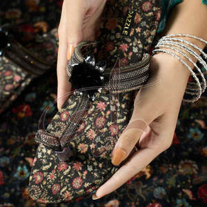 Suela de cuero genuino antideslizante, ligera y cómoda, forro de terciopelo, estilo Kolhapuri para uso diario. - Product Image 4