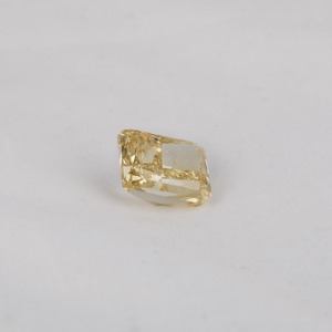 Diamante Cultivado en Laboratorio al por Mayor, 8CT, Corte Radiante, Amarillo Fantasía, VVS2, Certificado IGI, CVD, 3EX, Corte Excelente, para Distribuidores e Importadores de Diamantes - Product Image 2