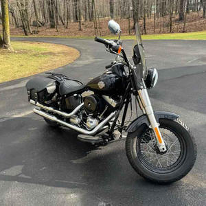Harley-Davidson Softail Slim d'occasion 2013, style Agile, confort de torsion, conduite classique, puissance fluide et précise - Product Image 1