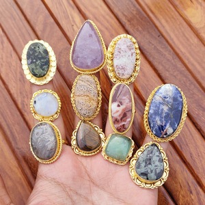 Bagues en laiton plaqué or avec pierres précieuses assorties, bijoux en pierres mélangées, fournisseur en gros de bijoux en vrac pour homme et femme - Product Image 2