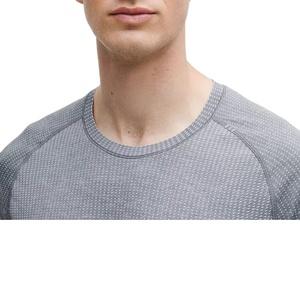 Camiseta de Manga Larga para Hombre, Protección Solar UPF 50, Tejido Transpirable de Secado Rápido de Poliéster/Nailon de 220 g, Color Sólido, con Logotipo Personalizado OEM - Product Image 3