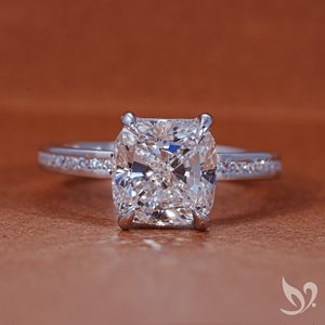 Anillo de compromiso de oro blanco de 10K con diamante de laboratorio de corte cojín de 3 quilates, banda pavé y certificado IGI - Product Image 1