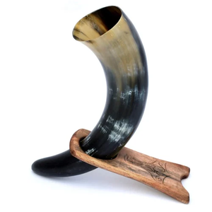 Corne à boire en corne de buffle 100% authentique, sculptée à la main avec logo personnalisé, de haute qualité, polie, style Viking - Product Image 4