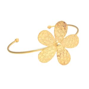 A Dazzling <b>Bracelet</b> Adorned with a Delicate Gold-Plated Flower With Brass Material - Product Image 1